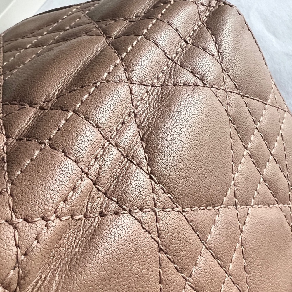 Blush Dior Wallet - Picture 6 of 9